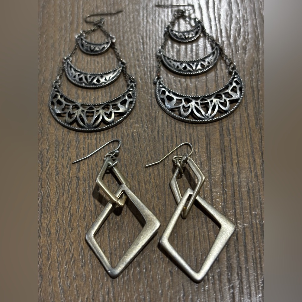 2 set of hanging earrings